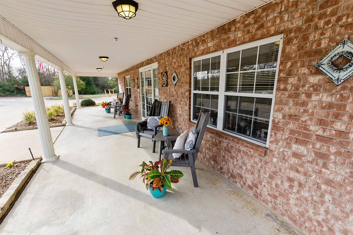 Outdoor patio seating at Preston Place in Sherman, Texas