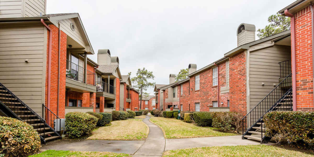 Apartments at Green Tree Place in Houston, Texas