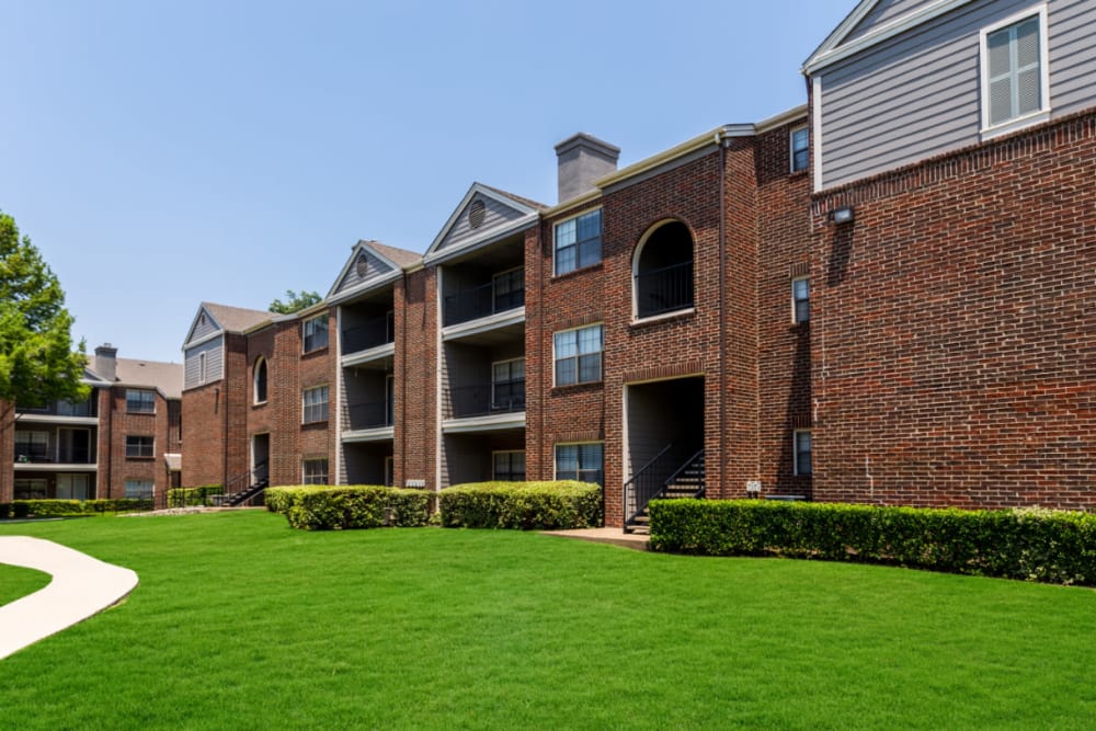 Exterior of Marquis at Legacy in Plano, Texas