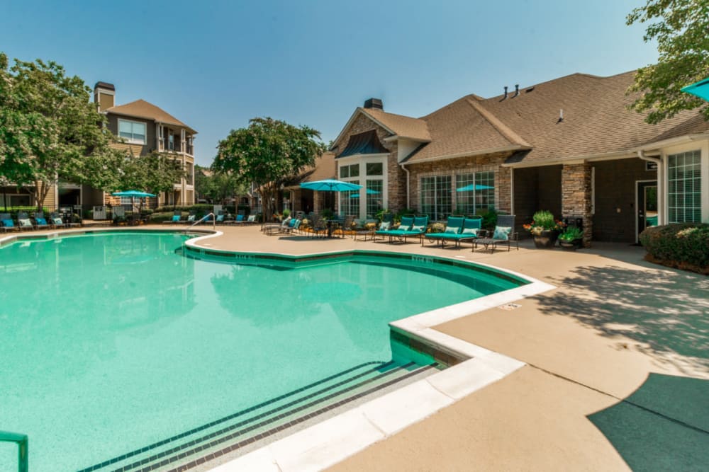 Three foot section of sparkling pool at at Marquis at Carmel Commons in Charlotte, North Carolina