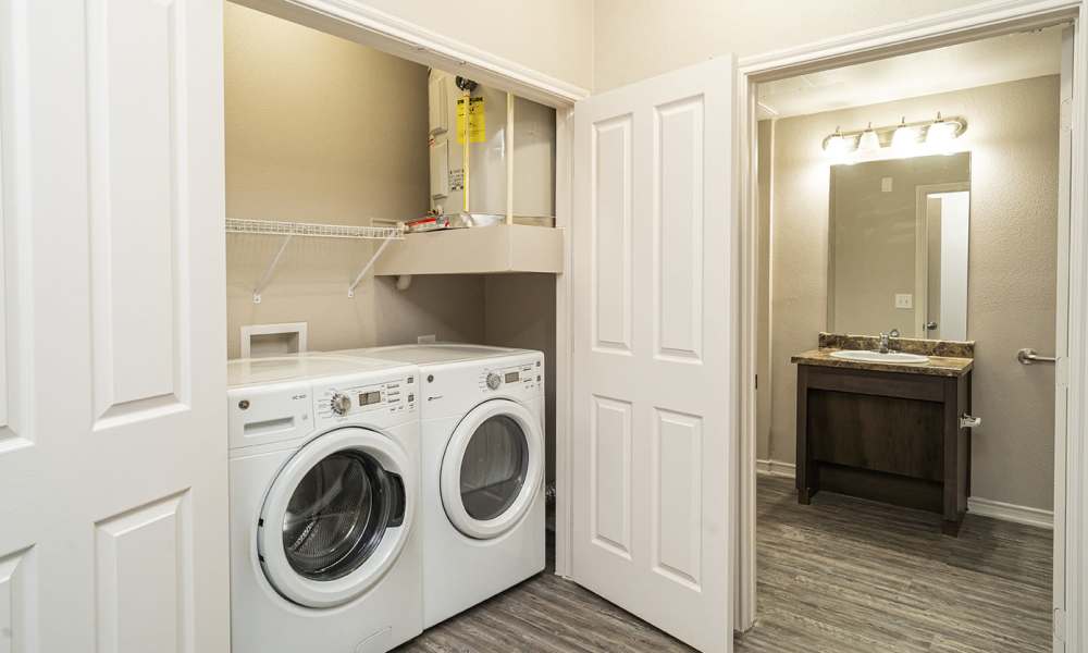 Washer and dryer at Sunset Lodge in Odessa,Texas