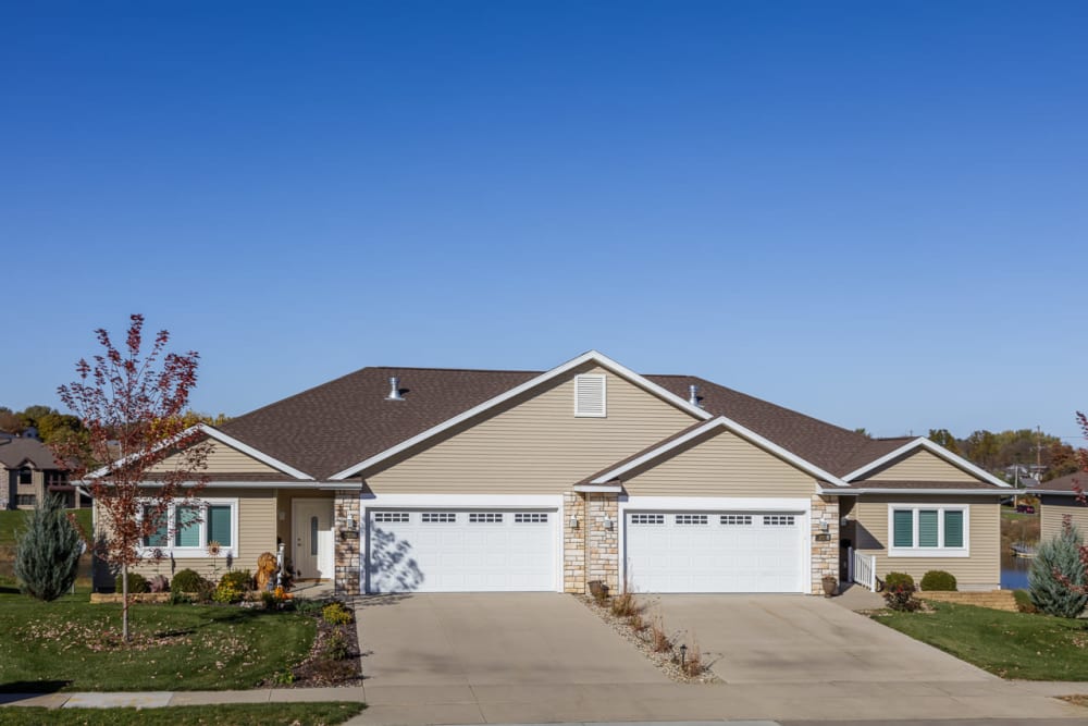 Exterior view of a resident townhome at Glenwood Place in Marshalltown, Iowa.