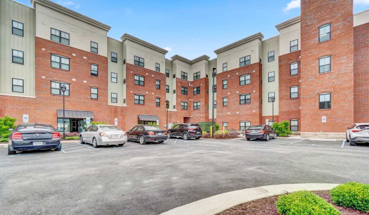 Building view at Holley Pointe in Portsmouth, Virginia