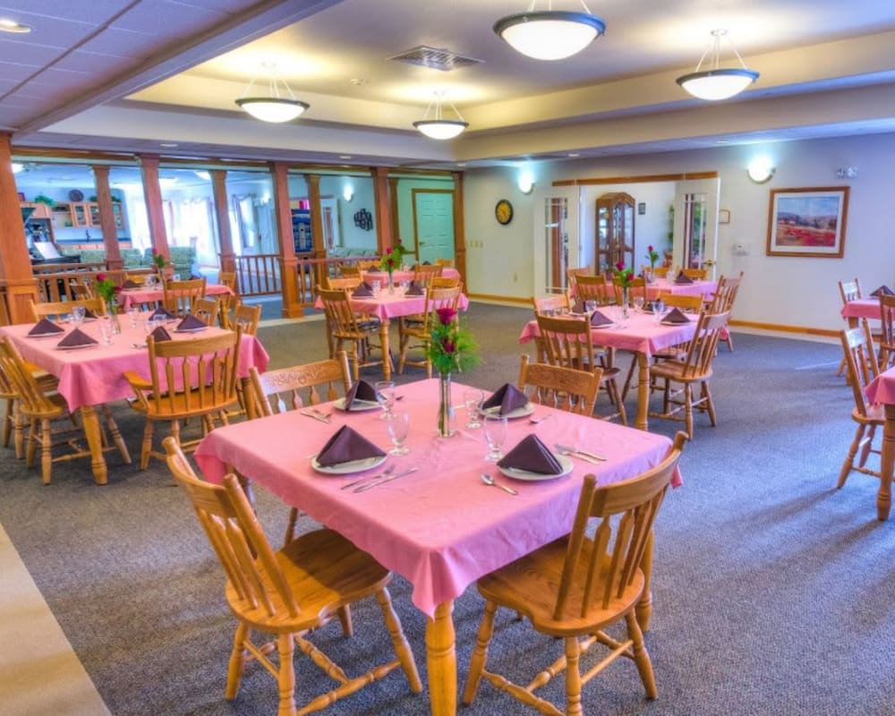 Resident dining room at Addington Place of Mount Pleasant in Mt Pleasant, Iowa.