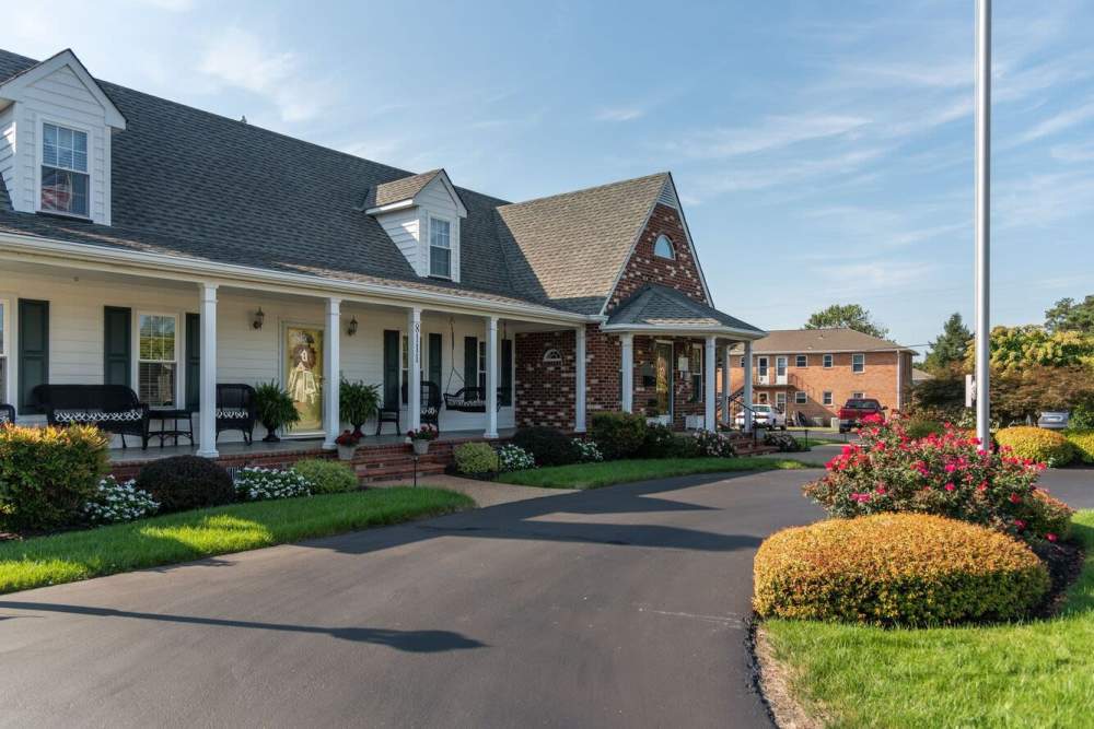 Exterior view of an apartment at Signal Hill Apartments in Mechanicsville, Virginia