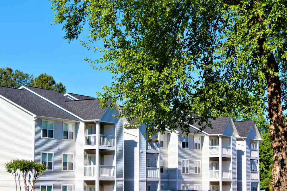 Exterior view of an apartments with balcony view at Brentwood Chase in Gastonia, North Carolina