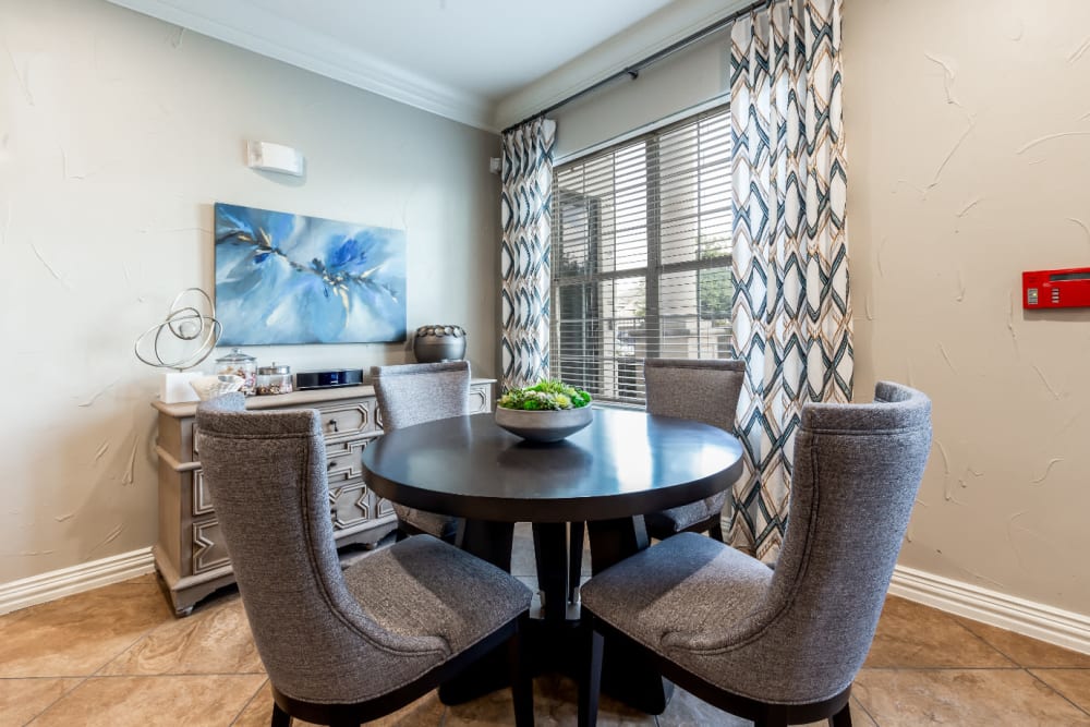 Meeting area in lobby at Marquis at Stone Oak in San Antonio, Texas