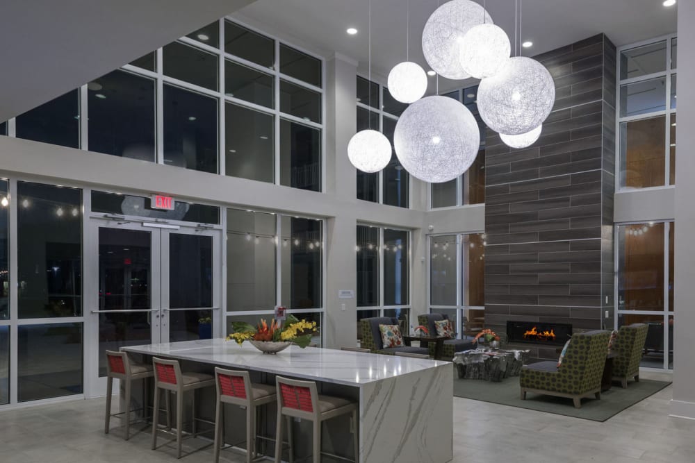 common area indoor seating for meeting with friends and family at Mariner Grove in Savannah, Georgia