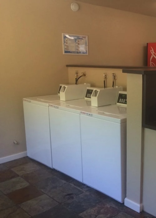 View amenities at Park Place Apartments in Roseville, California