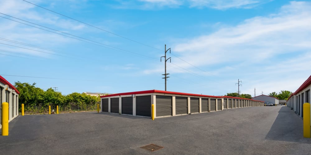 Large outdoor self storage units at StorQuest Economy Self Storage in Worthington, Ohio