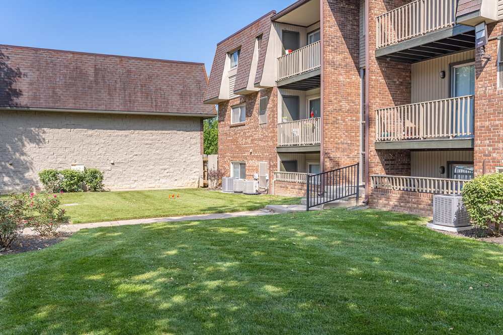 Outdoor area at Millcroft Apartments & Townhomes in Milford, Ohio