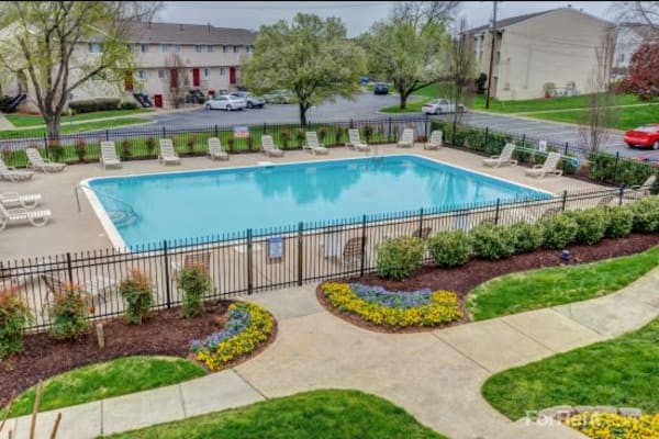 Aerial view of the swimming pool at Lincoya Bay Apartments & Townhomes in Nashville, Tennessee