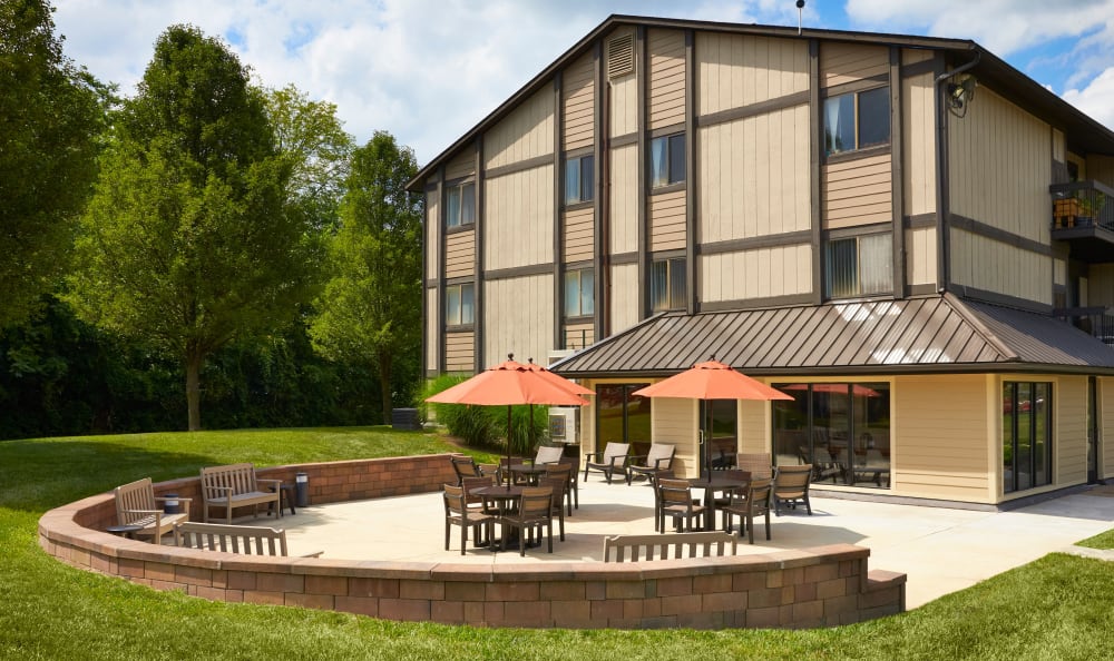 Tenant building exterior at The Trilogy Apartments in Belleville