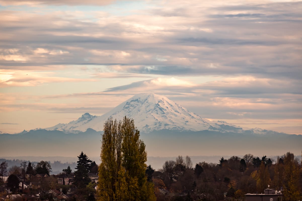 Beautiful mountain views near Session Apartments in Seattle