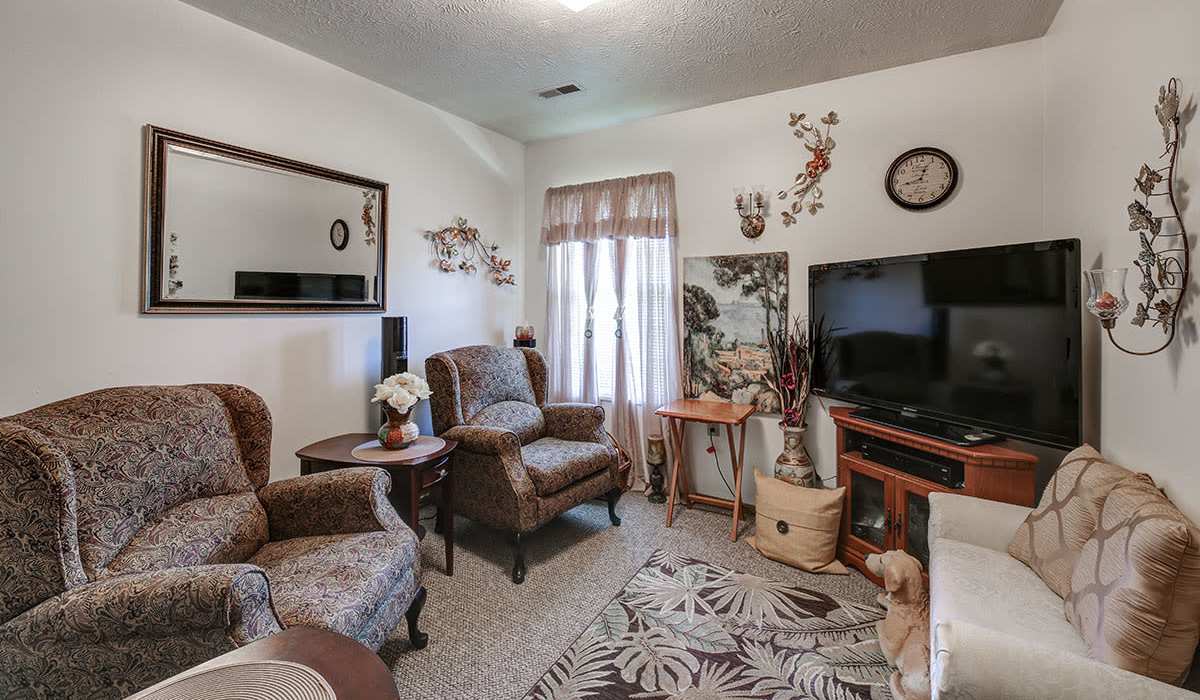 Living room at Stoney Ridge Homes in Cadiz, Ohio