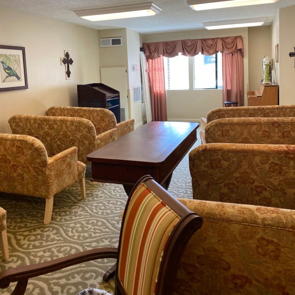 Dining area at Pacifica Senior Living Menifee in Sun City, California.