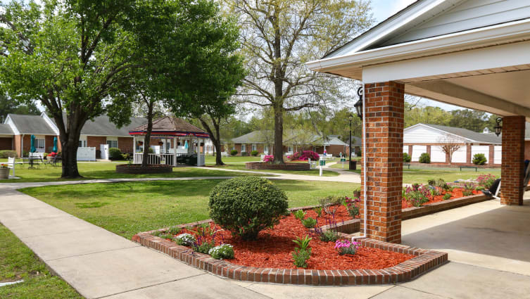 Senior living at Courtyards at Berne Village in New Bern, North Carolina