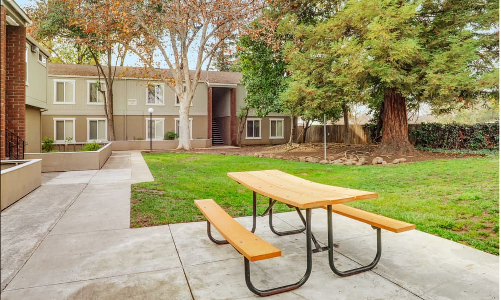 Picnic table in the courtyard at Castilian in Concord, California