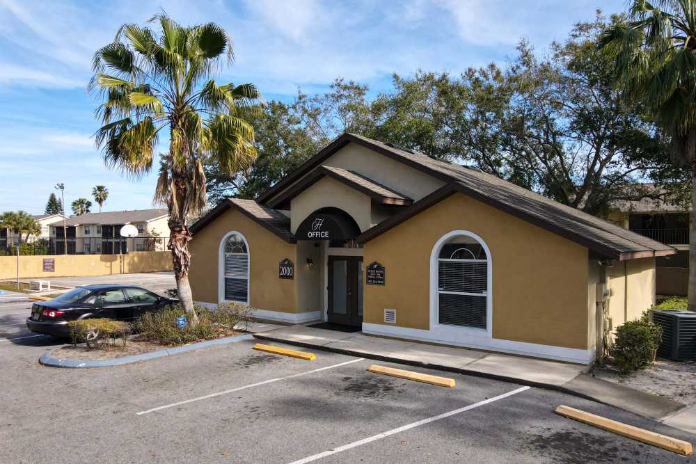 Leasing office exterior view at Huntington Reserve in Sanford, Florida