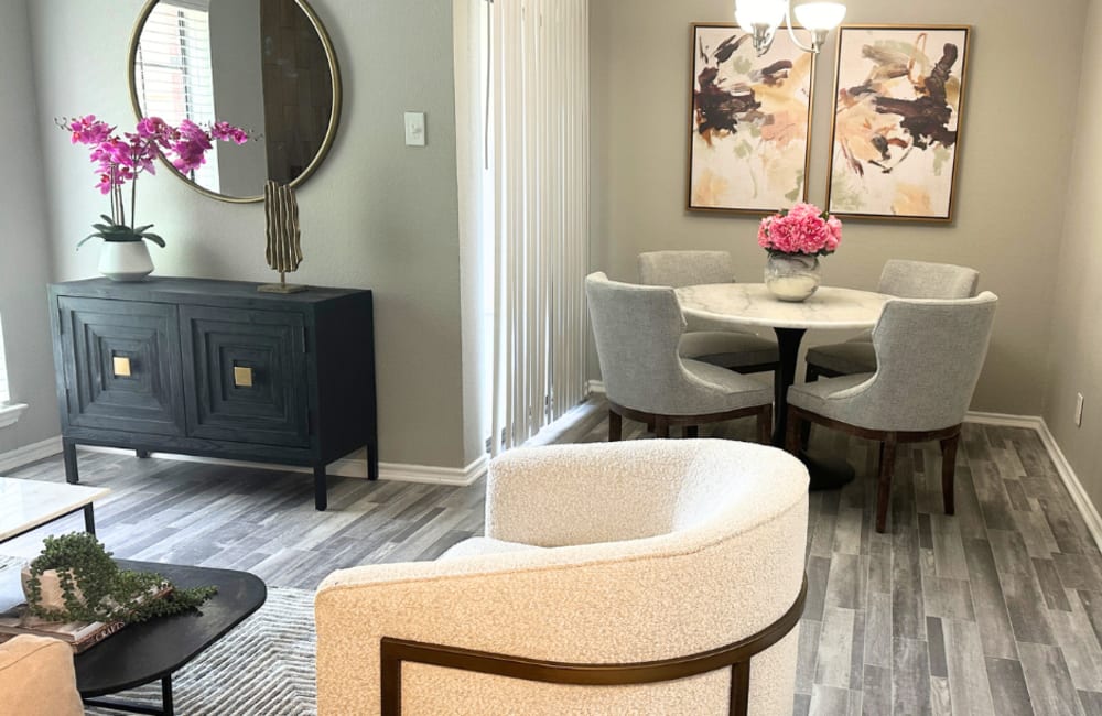 Dinning area at Walnut Ridge in Arlington, Texas