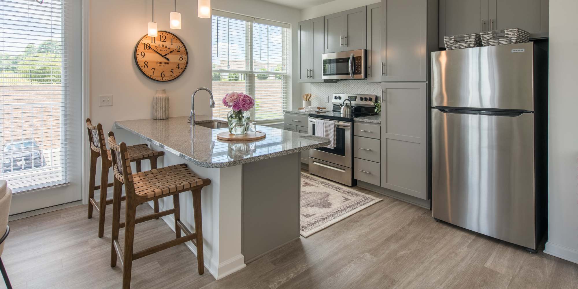 Kithcen and island bar at Commonwealth Apartments in Midlothian, Virginia