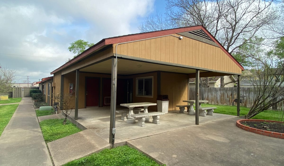 Covered picnic tables at Arbors on 31st in Bryan, Texas