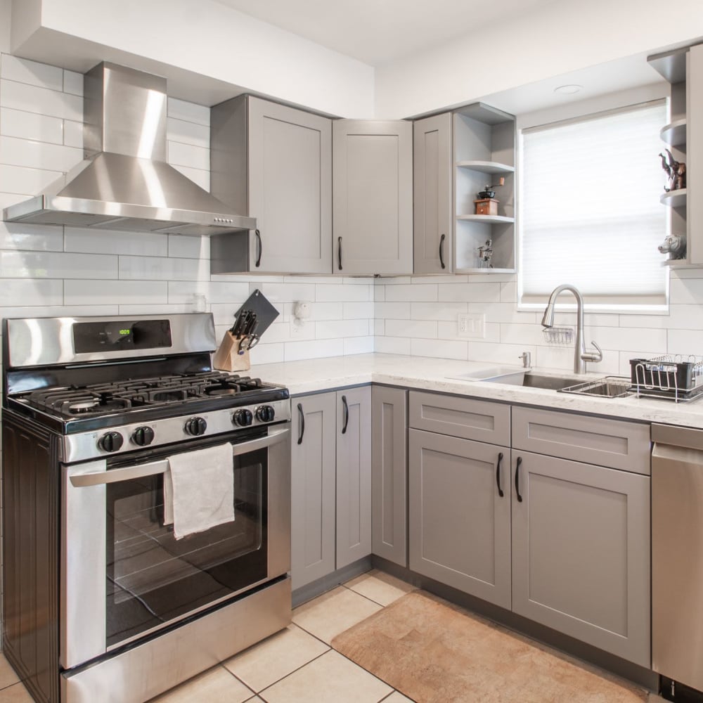 Stainless steel appliance kitchen at Pacific Palms in Stockton, California 