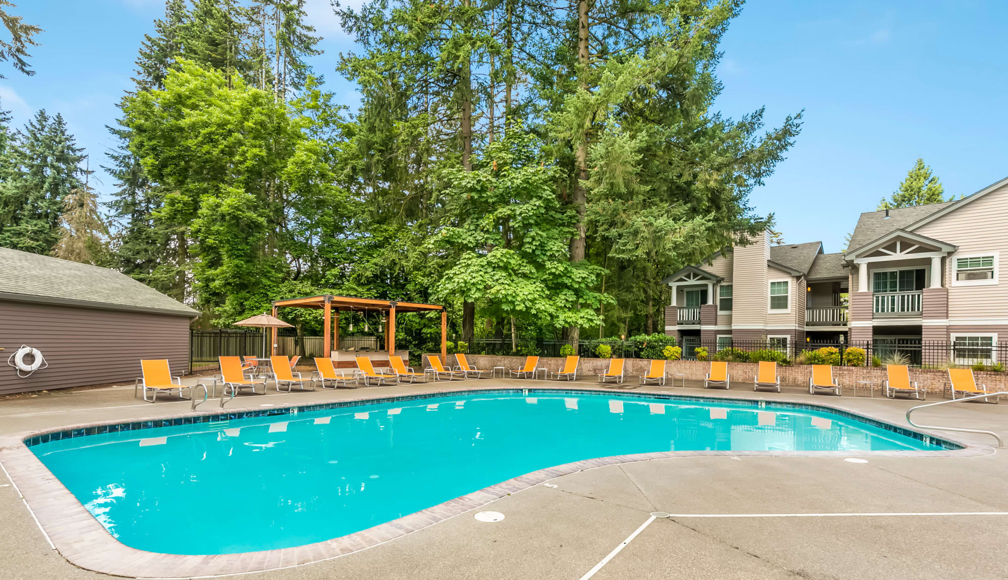Beautiful Sparkling pool with Covered BBQ Area in Vancouver, WA