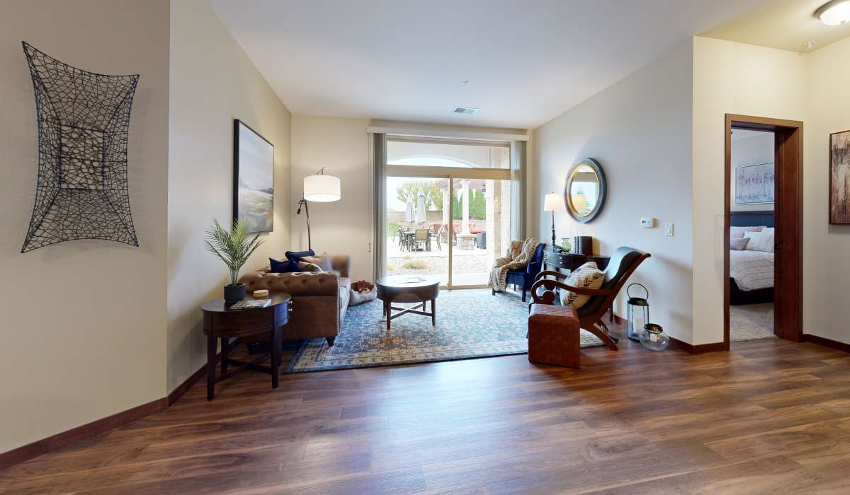 Living room at The Tuscany On Pleasant View in Madison, Wisconsin