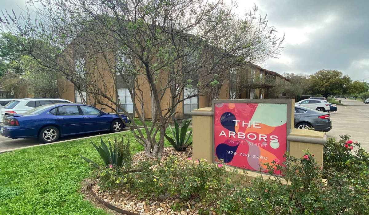Entrance at Arbors on 31st in Bryan, Texas