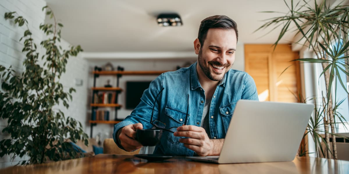 Resident working from home at Marquis at Stonegate in Fort Worth, Texas