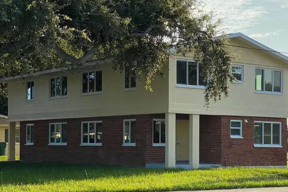 Side view of an apartments at Cocoa Sunrise Terrace in Cocoa, Florida