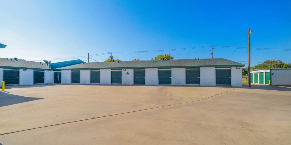 Outdoor storage units with easy, drive-up access at StoreLine Self Storage in Wichita Falls, Texas