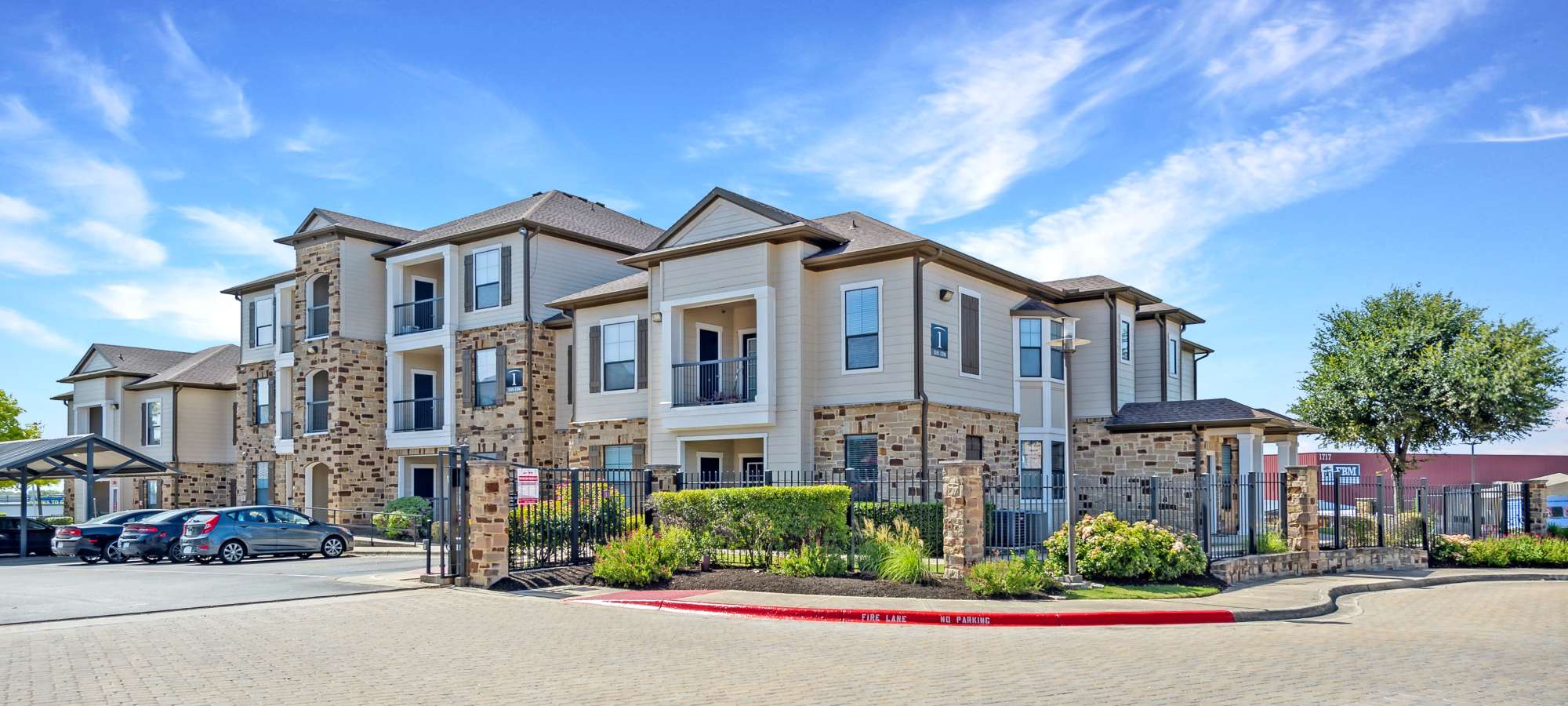 Residents at Villas at Grand Avenue in Pflugerville, Texas