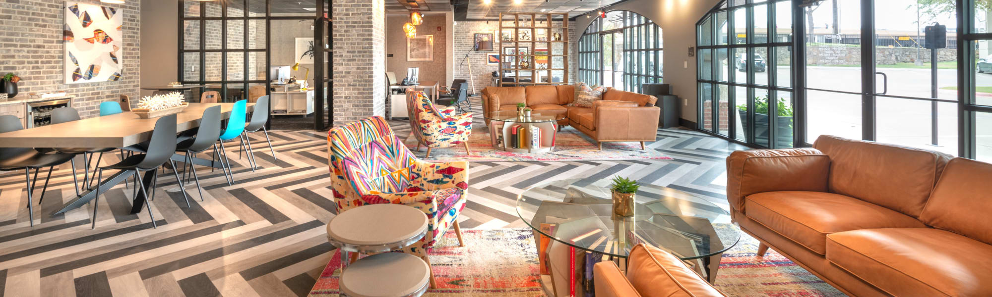 Amenities at 75 West in Dallas, Texas