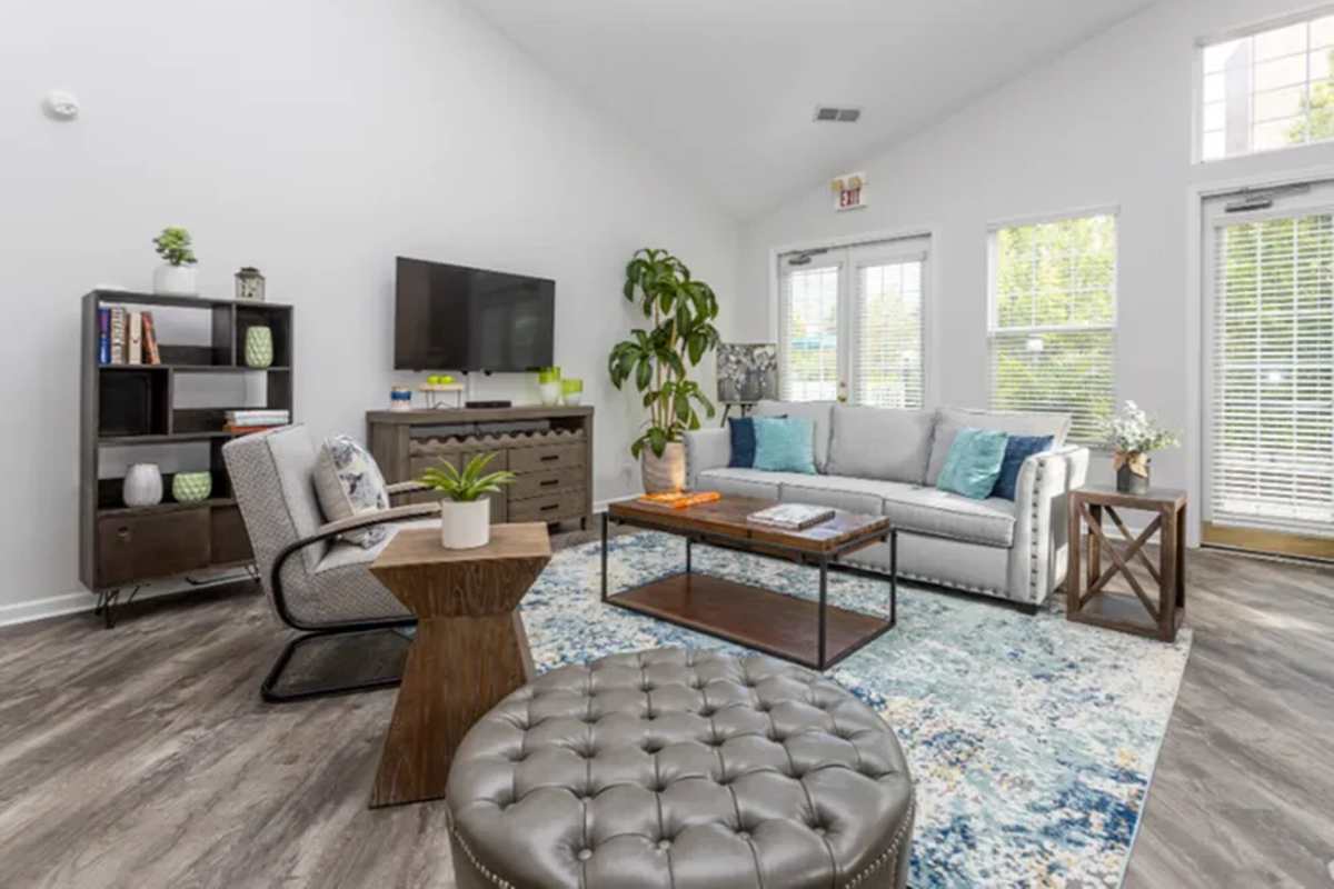 Comfortable living space at Colts Run in Lexington, Kentucky