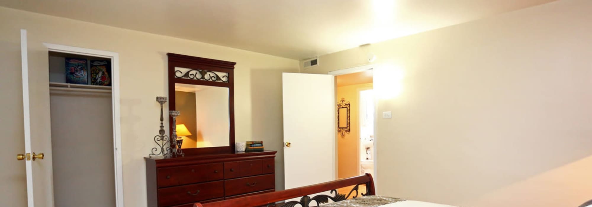 Schedule a Tour at Central Park in Park Forest, Illinois 