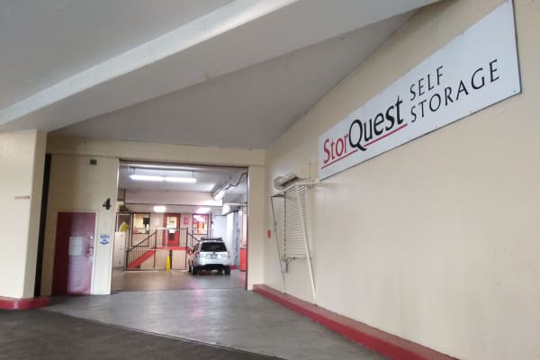 Self storage unit facility in Honolulu