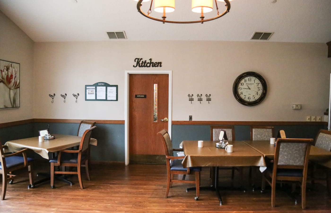 restaurant-style dining at Liberty Court Assisted Living & Memory Care in Dixon, Illinois.