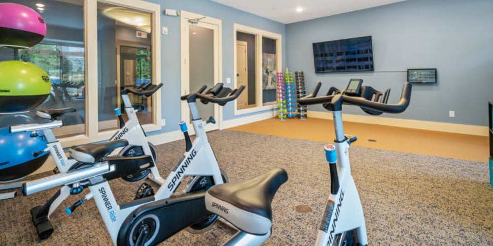 Well-equipped fitness center at Lodge at Lake Wylie in Lake Wylie, South Carolina