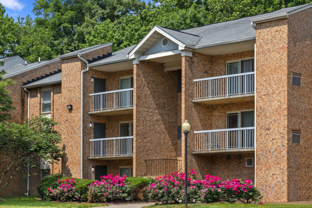 Exterior and balconies at Creekside Village in Alexandria, Virginia