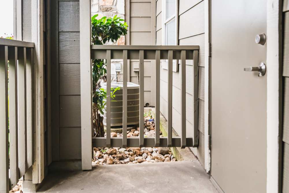 Private patio at Villa De Oro in San Antonio, Texas