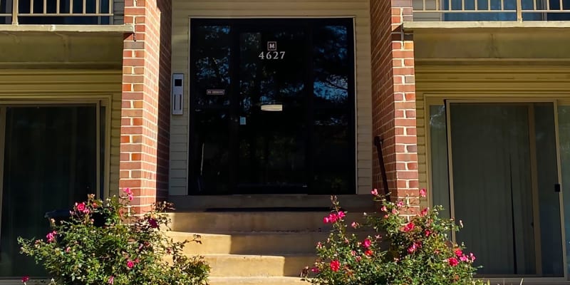 Exterior of Marrion Square Apartments in Pikesville, Maryland