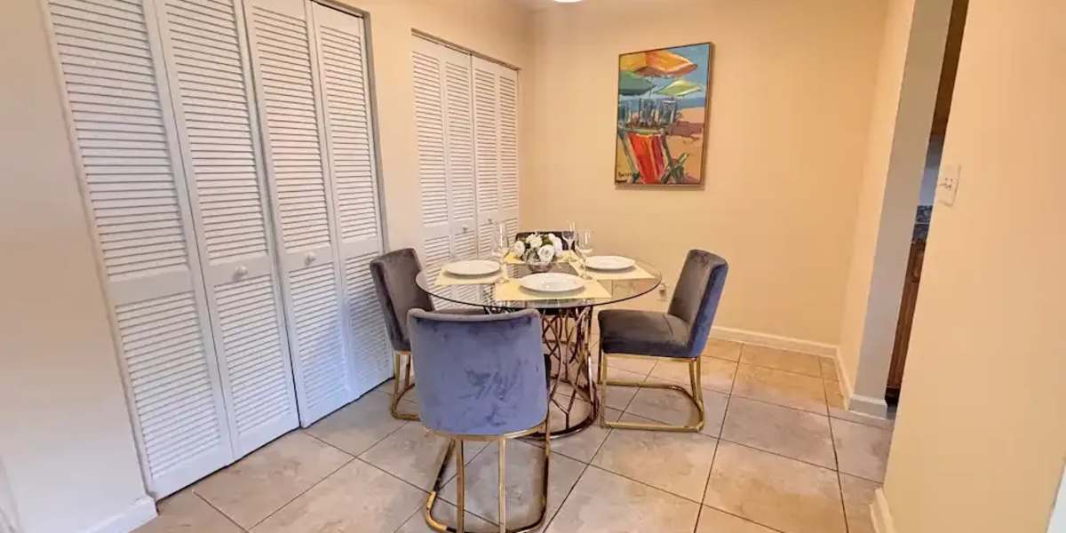 Dining table at Banyan Club East in Pompano Beach, Florida     