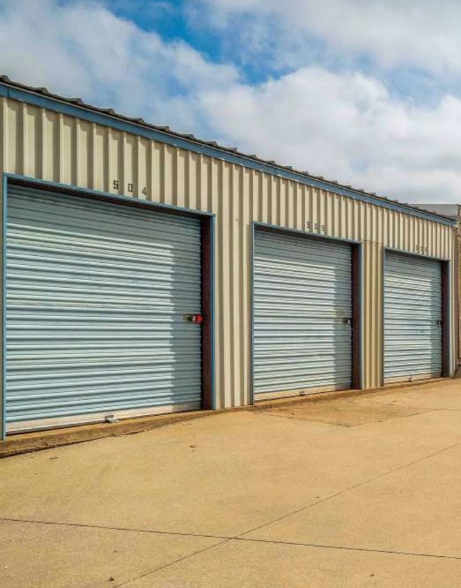 Ground-level storage units in a variety of sizes at StoreLine Self Storage in Wichita Falls, Texas