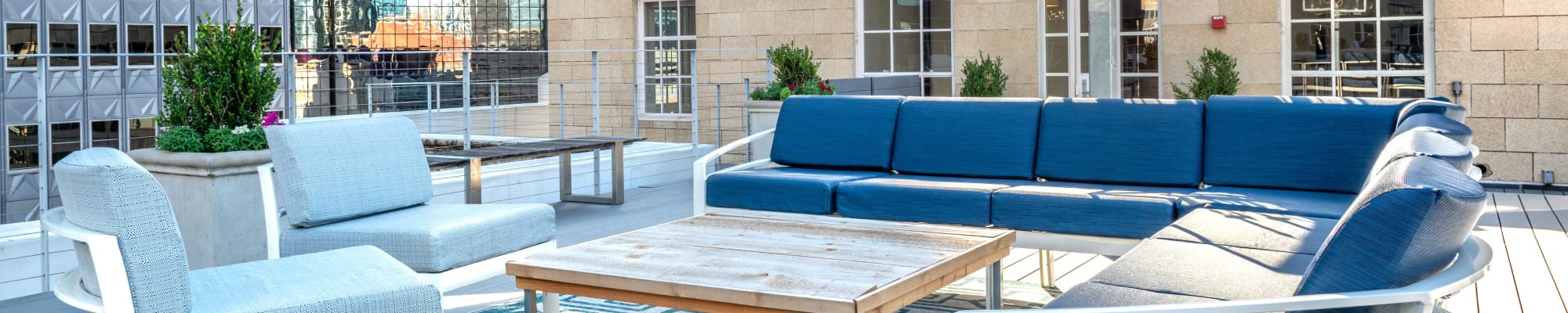 Community Features at 400 North Ervay in Dallas, Texas