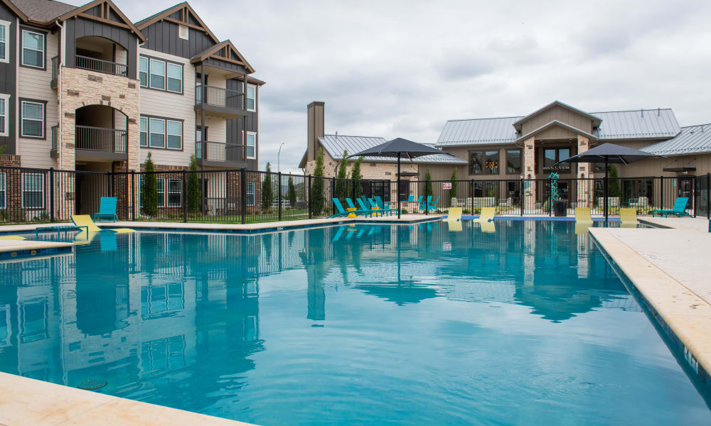 Pool at Bend at New Road Apartments in Waco, Texas