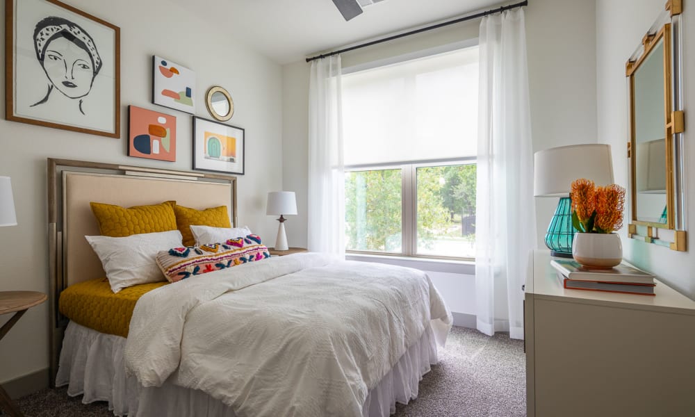 Model bedroom at Bellrock Summer Street in Houston, Texas