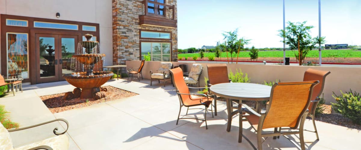 Elegant courtyard seating at Sky Ridge in Gilbert, Arizona