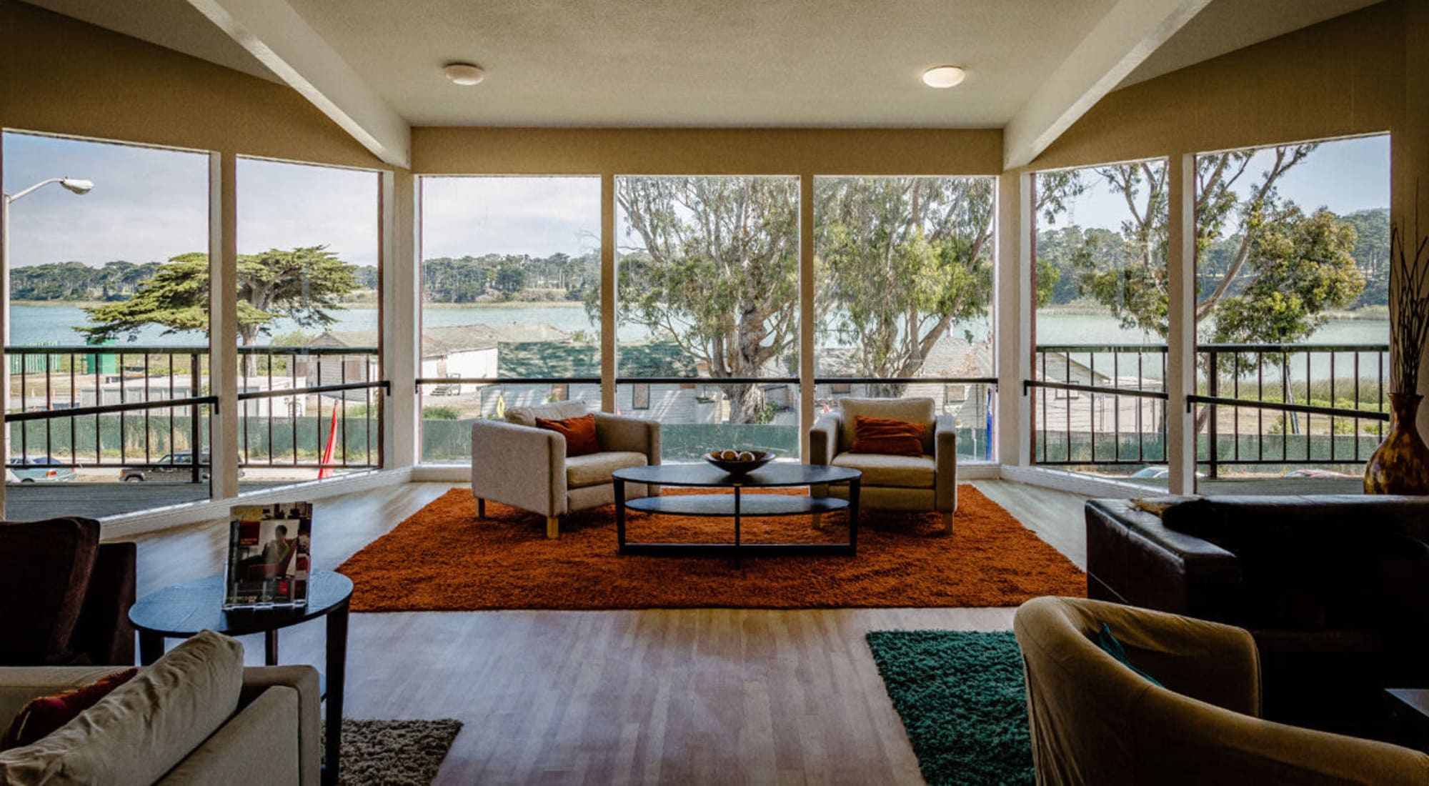 Amenities at Lakewood Apartments at Lake Merced in San Francisco, California